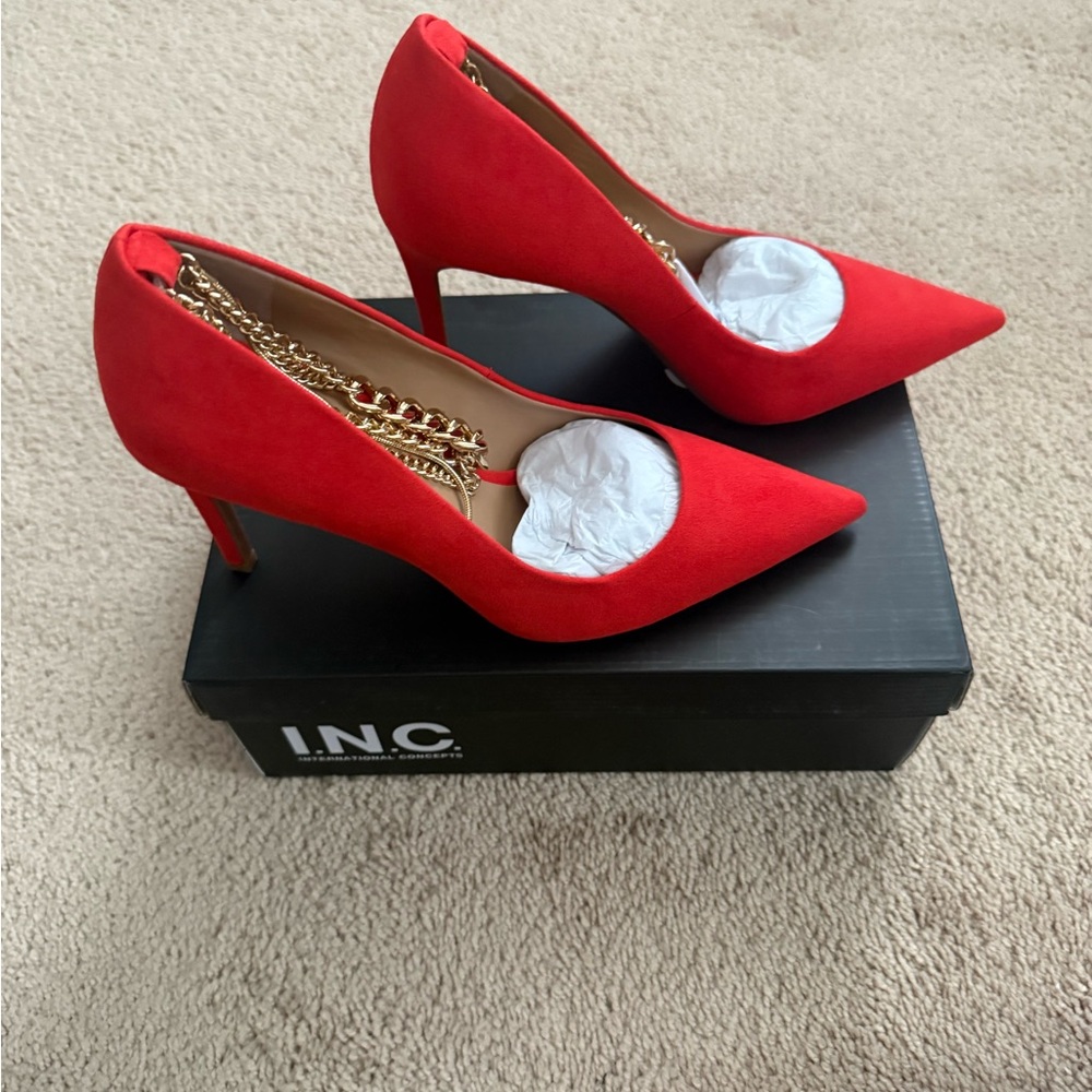 INC International Concepts Red Pump with Gold Ankle Chain